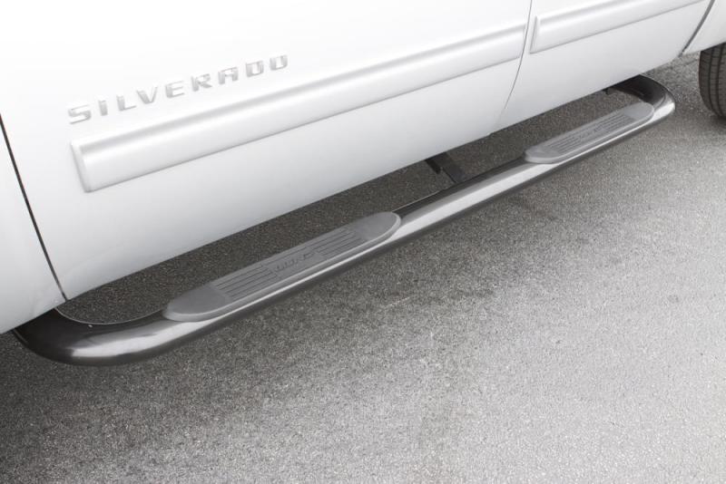 Lund 2019 Chevy Silverado 1500 Double Cab 4In Oval Bent Steel Nerf Bars - Black