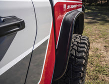 Load image into Gallery viewer, Bushwacker 2020 Jeep Gladiator Launch Edition Flat Style Flares 4pc - Black