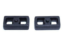 Load image into Gallery viewer, MaxTrac 07-18 Toyota Tundra 2WD/4WD 1in Rear Cast Iron Lift Blocks
