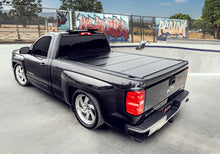 Load image into Gallery viewer, BAK 99-07 Ford Super Duty 6ft 9in Bed BAKFlip G2