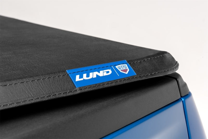 Lund 07-13 Chevy Silverado 1500 (6.5ft. Bed) Genesis Tri-Fold Tonneau Cover - Black