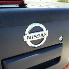 Load image into Gallery viewer, Westin 2013-2015 Nissan Frontier Wade Tailgate Cap - Black