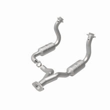 Load image into Gallery viewer, Magnaflow Conv DF 08-10 Ford F-250/F-250 SD/F-350/F-350 SD 5.4L/6.8L / F-450 SD 6.8L Y-Pipe Assembly