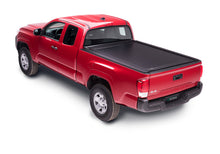 Load image into Gallery viewer, Retrax 07-up Tundra CrewMax 5.5ft Bed w/ Deck Rail Sys RetraxONE MX