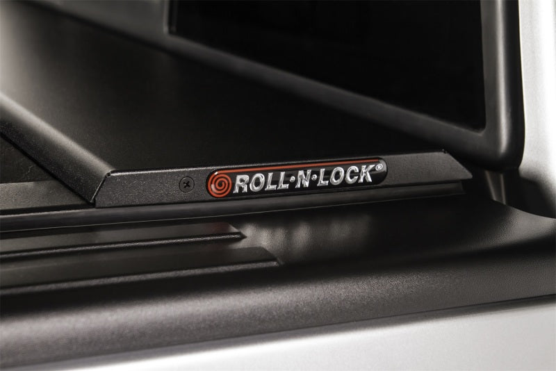 Roll-N-Lock 15-18 Ford F-150 SB 77-3/8in M-Series Retractable Tonneau Cover