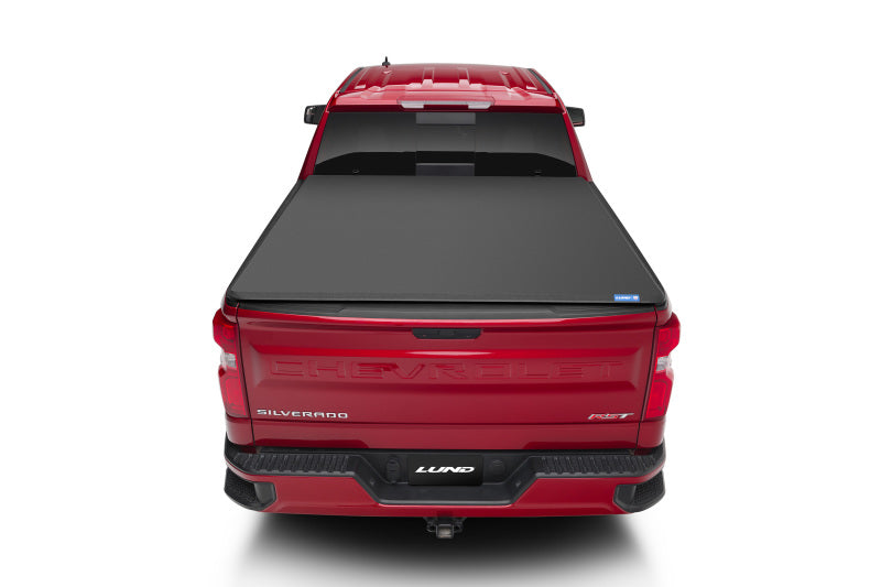 Lund 14-17 Chevy Silverado 1500 (5.5ft. Bed) Genesis Elite Tri-Fold Tonneau Cover - Black